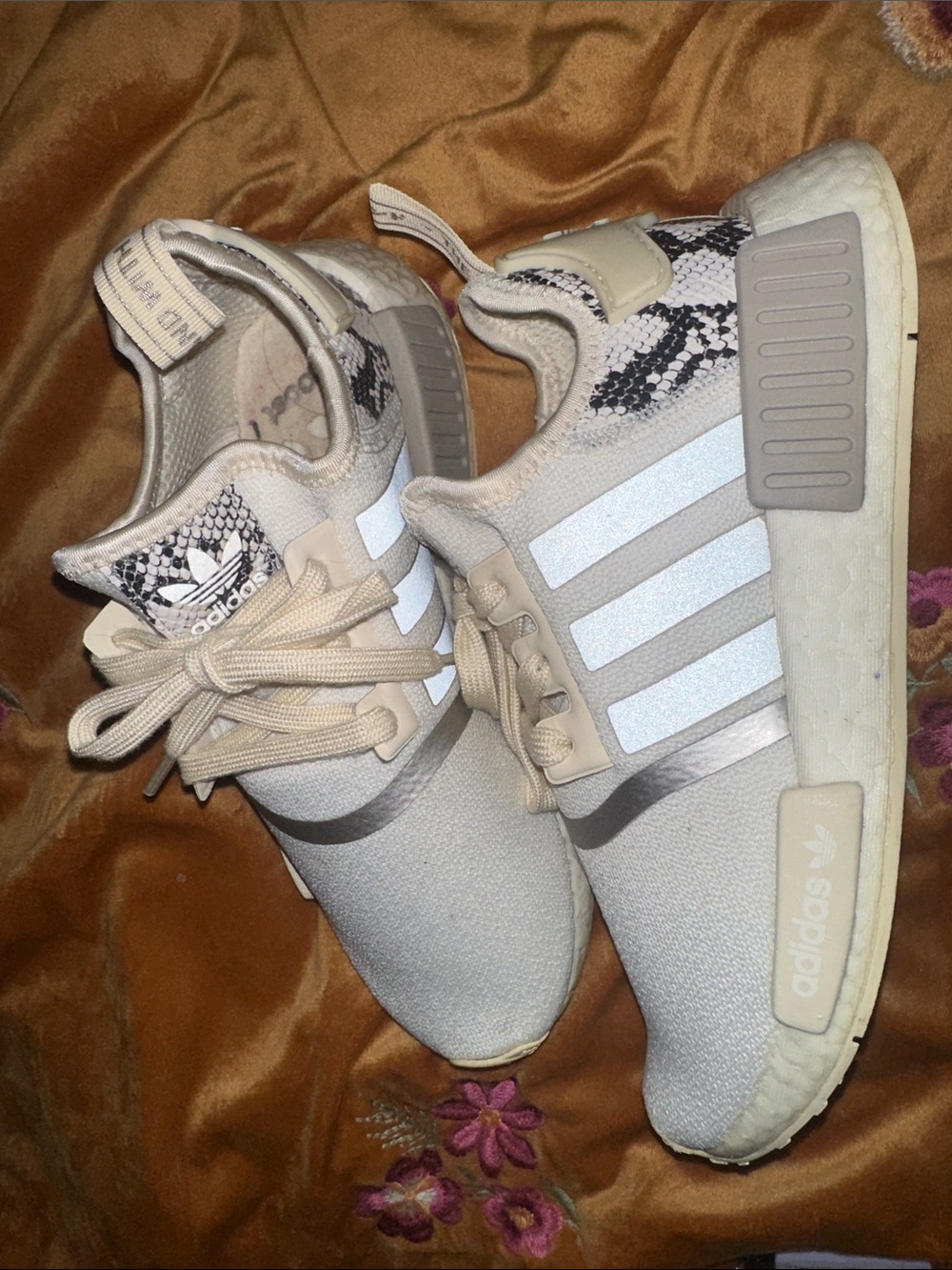 ADIDAS Women’s Beige and White SNAKE SKIN Sneakers Size US 7 UK 5 1/2 Pre-Owned
